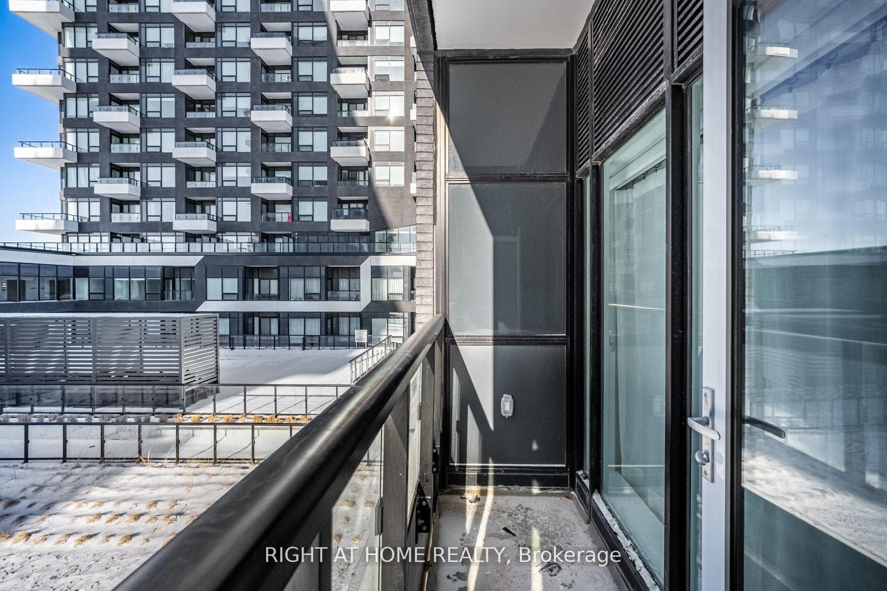 2485 Taunton Road Unit 451 - Condo photo 26 of 27 in Oakville, Ontario