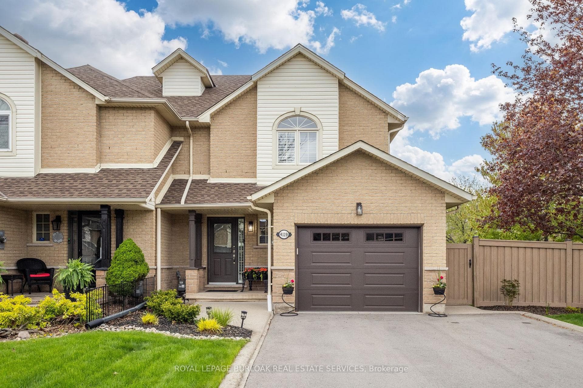 4119 Foxwood Drive - Townhouse photo 2 of 45 in Burlington, Ontario