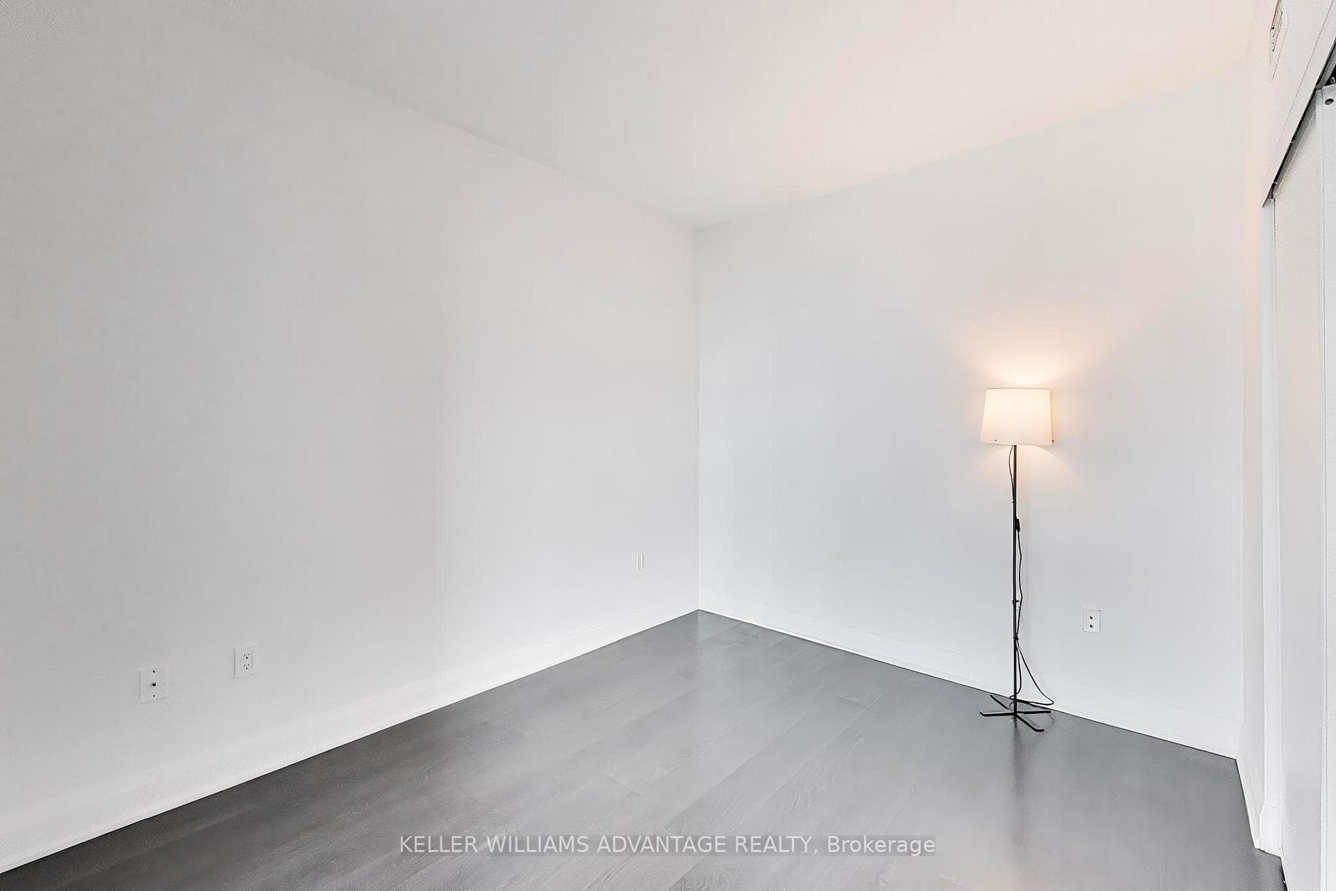 160 Vanderhoof Avenue Unit 1718 - Condo photo 8 of 42 in Flemingdon Park / Don Mills, Ontario