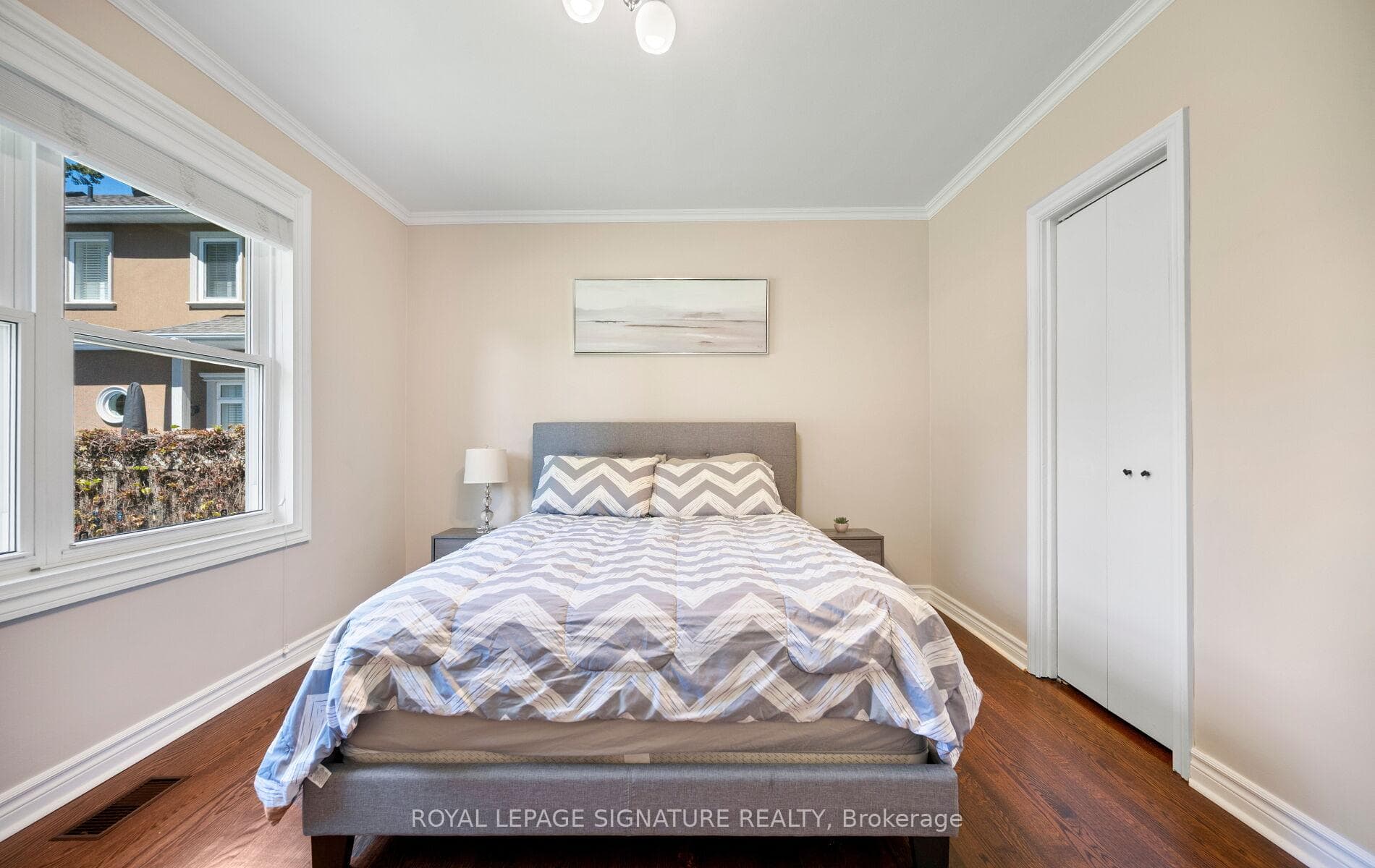 1570 Park Royale Boulevard - Detached photo 17 of 38 in Mississauga, Ontario