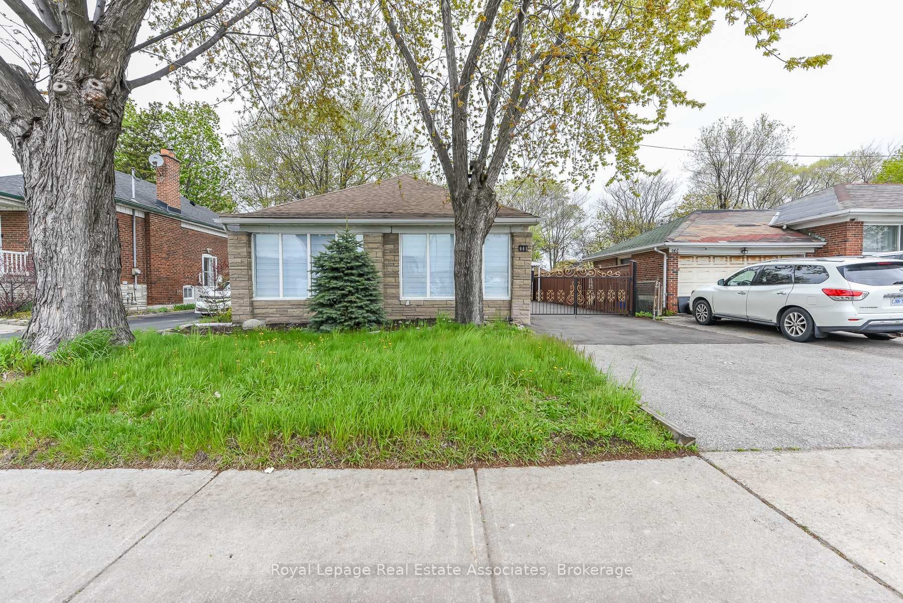 665 Kipling Avenue - Commercial photo 1 of 43 in Etobicoke (Islington / Rexdale), Ontario