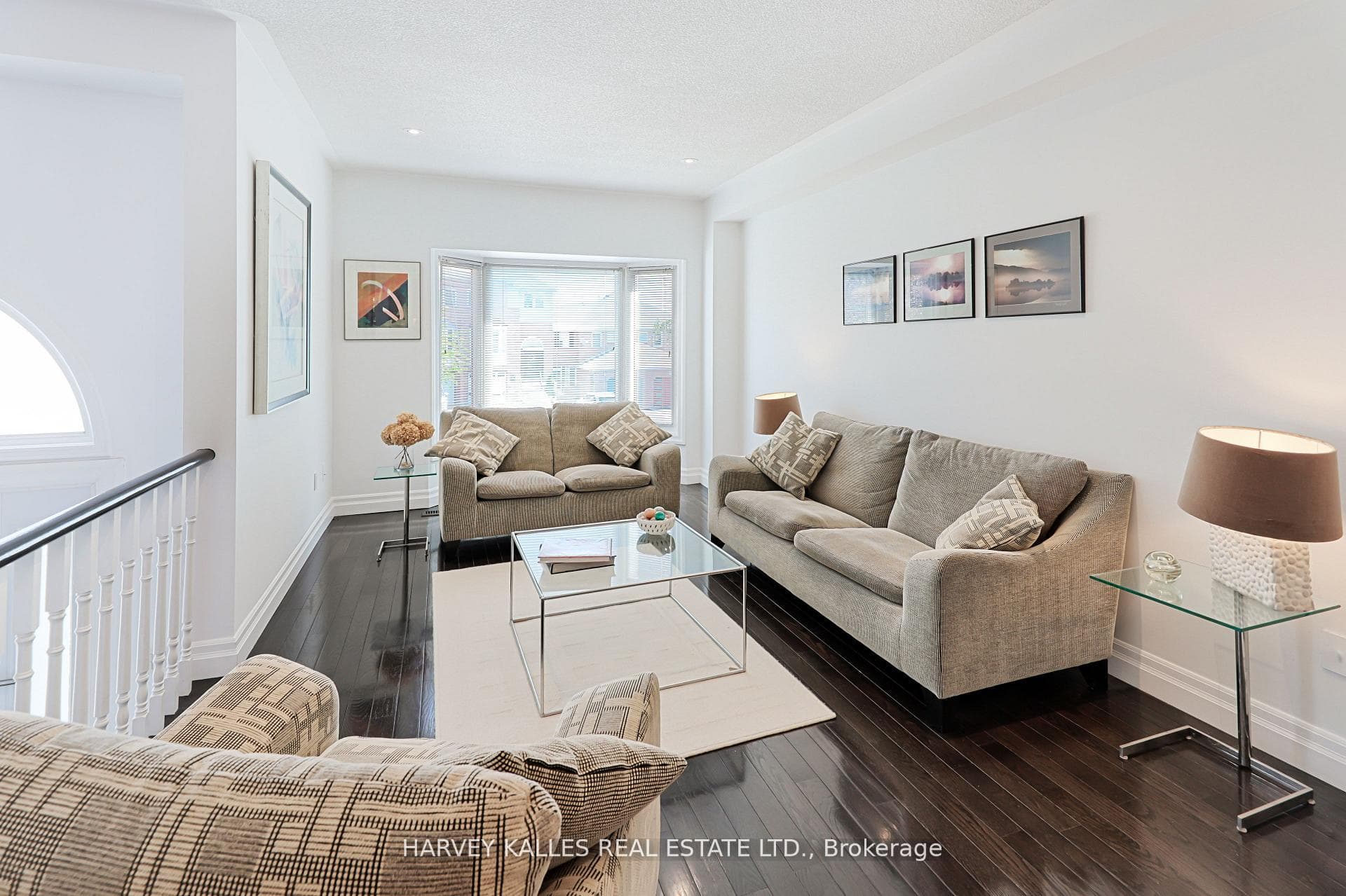 1050 Lindsay Drive - Townhouse photo 8 of 40 in Oakville, Ontario