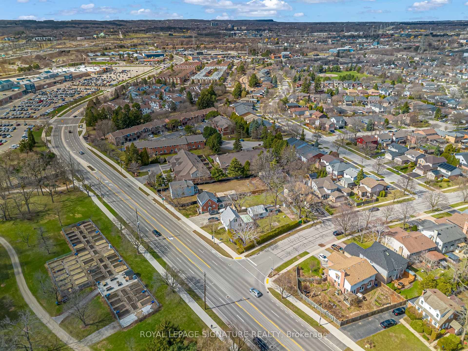 749 Maple Avenue - home for sale in Burlington, Ontario