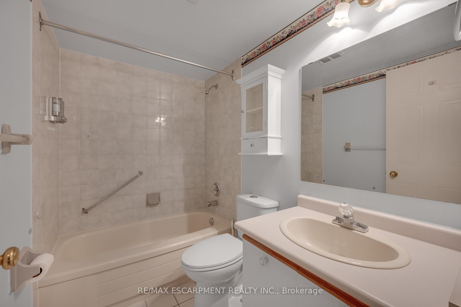 5070 Pinedale Avenue Unit 302 - Condo photo 12 of 36 in Burlington, Ontario
