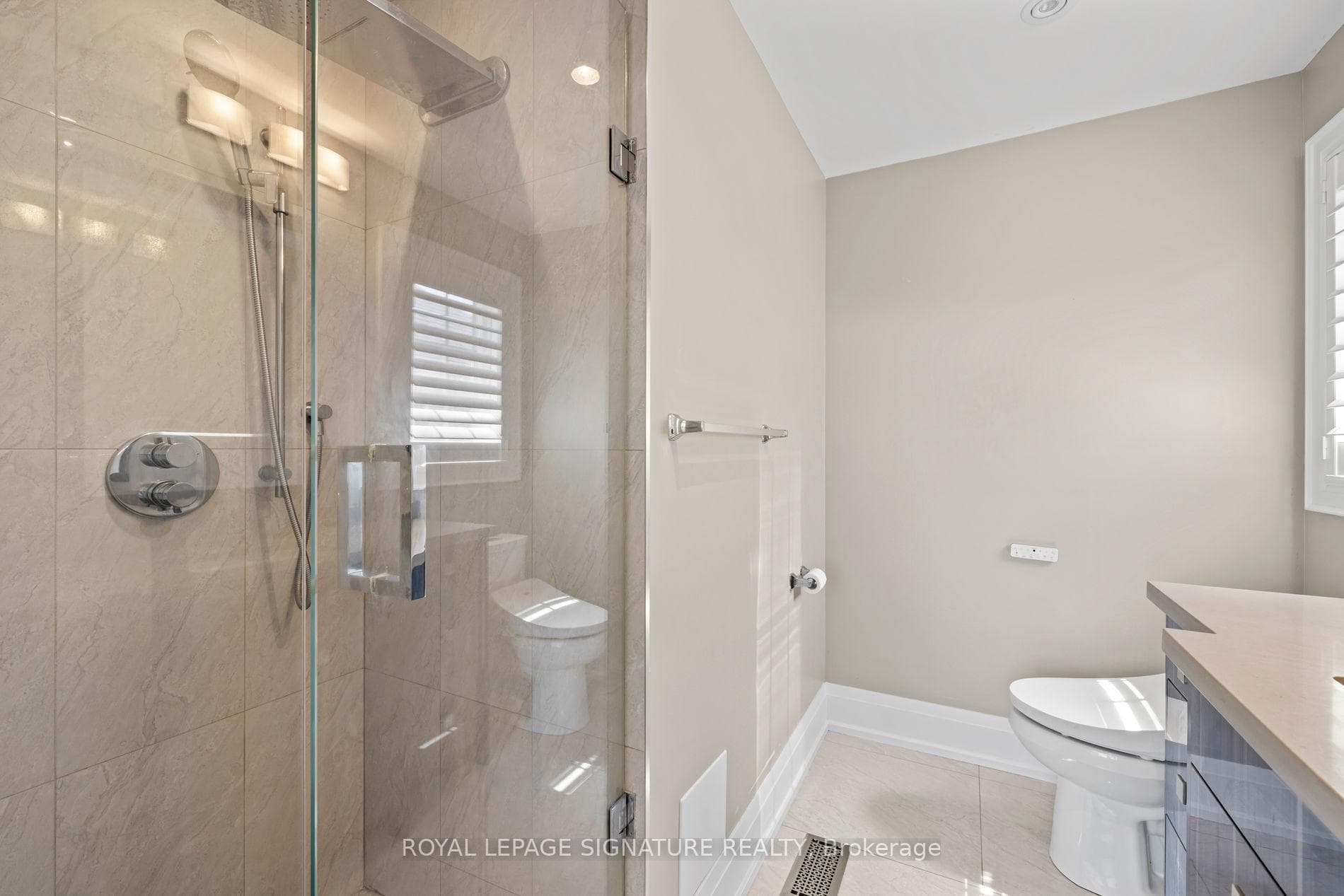 2480 Upper Valley Crescent - Detached photo 31 of 50 in Oakville, Ontario