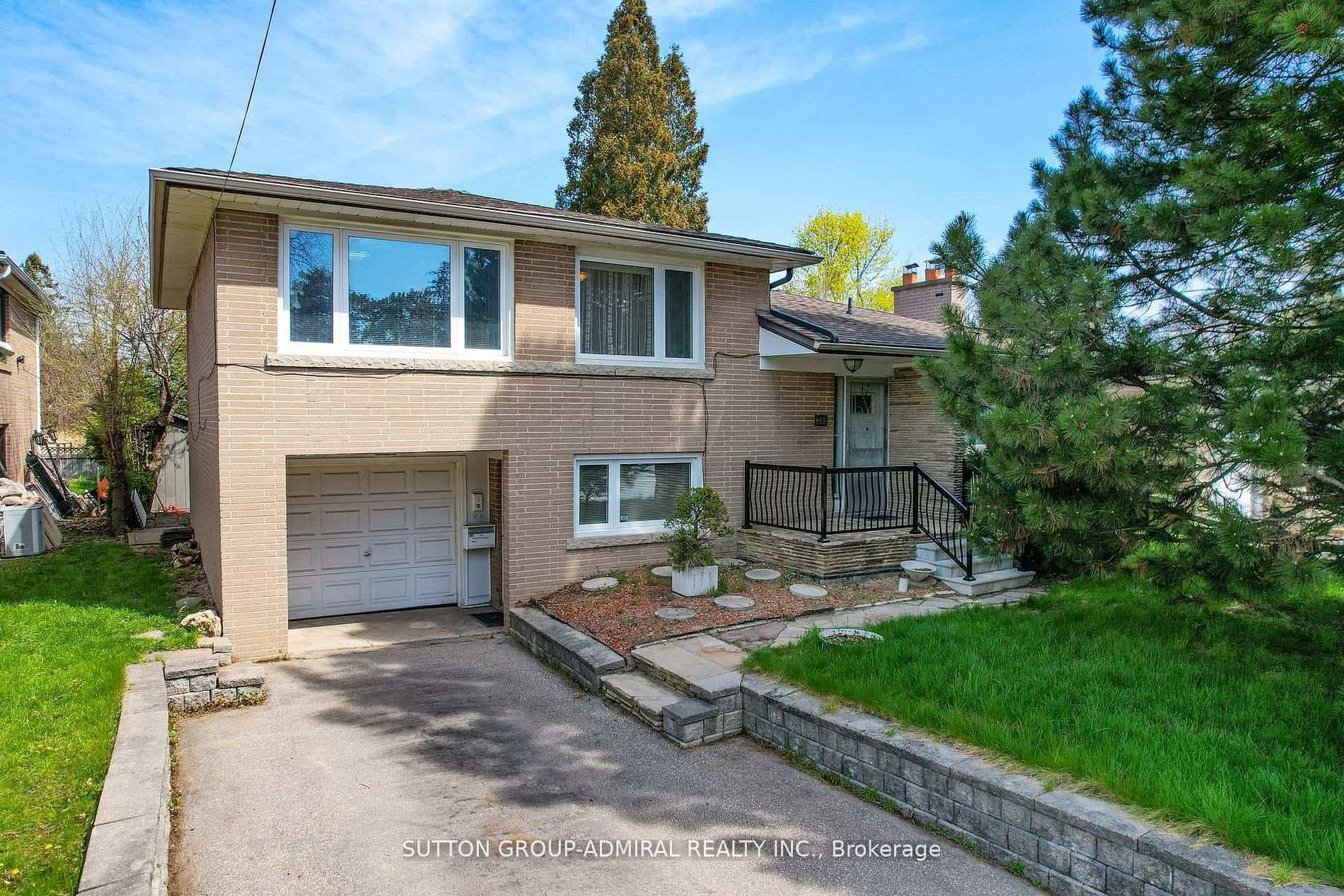 30 Foxwarren Drive - Detached photo 2 of 35 in Hillcrest Village / Bayview Village, Ontario