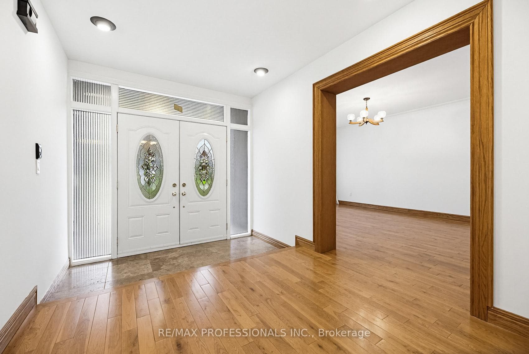26 Neilor Crescent - Detached photo 5 of 50 in Etobicoke (Islington / Rexdale), Ontario