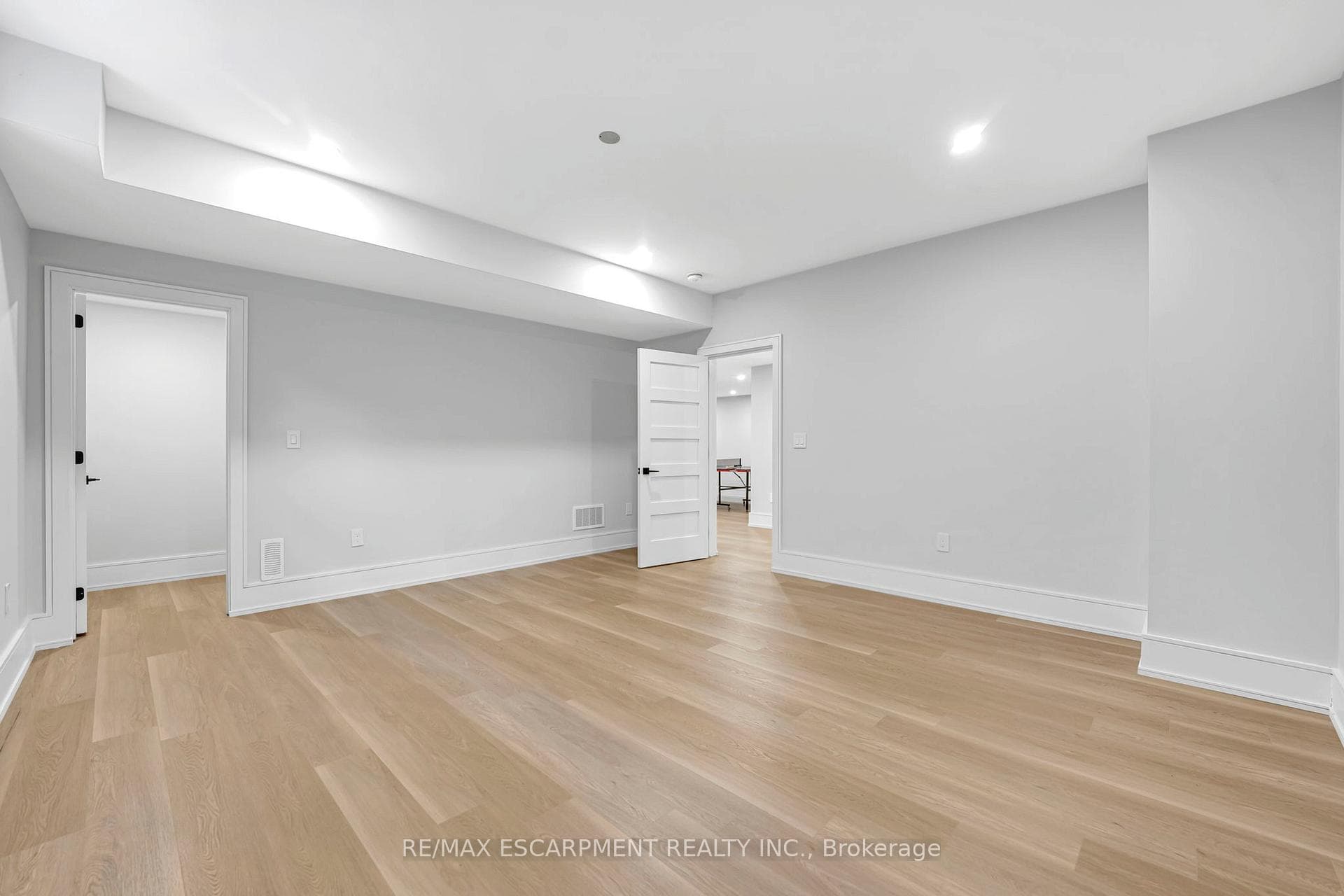 221 Morden Road - Detached photo 43 of 49 in Oakville, Ontario