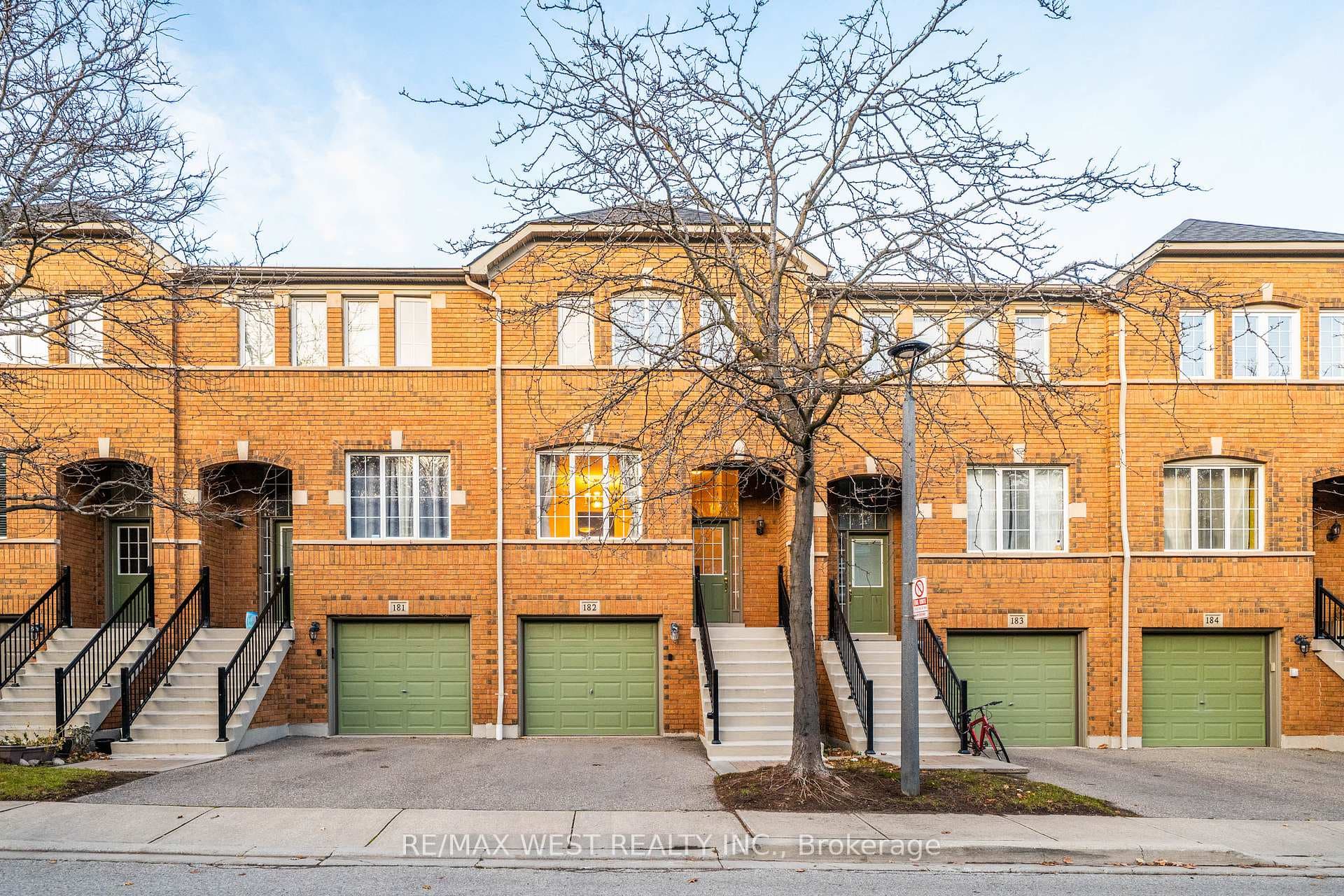 5530 Glen Erin Drive Unit 182 - home for sale in Mississauga, Ontario