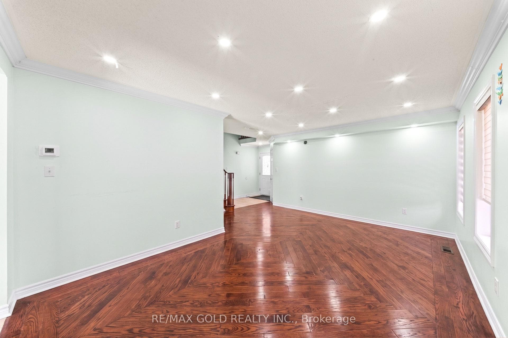 31 Ravenscliffe Court - Detached photo 8 of 32 in Brampton, Ontario