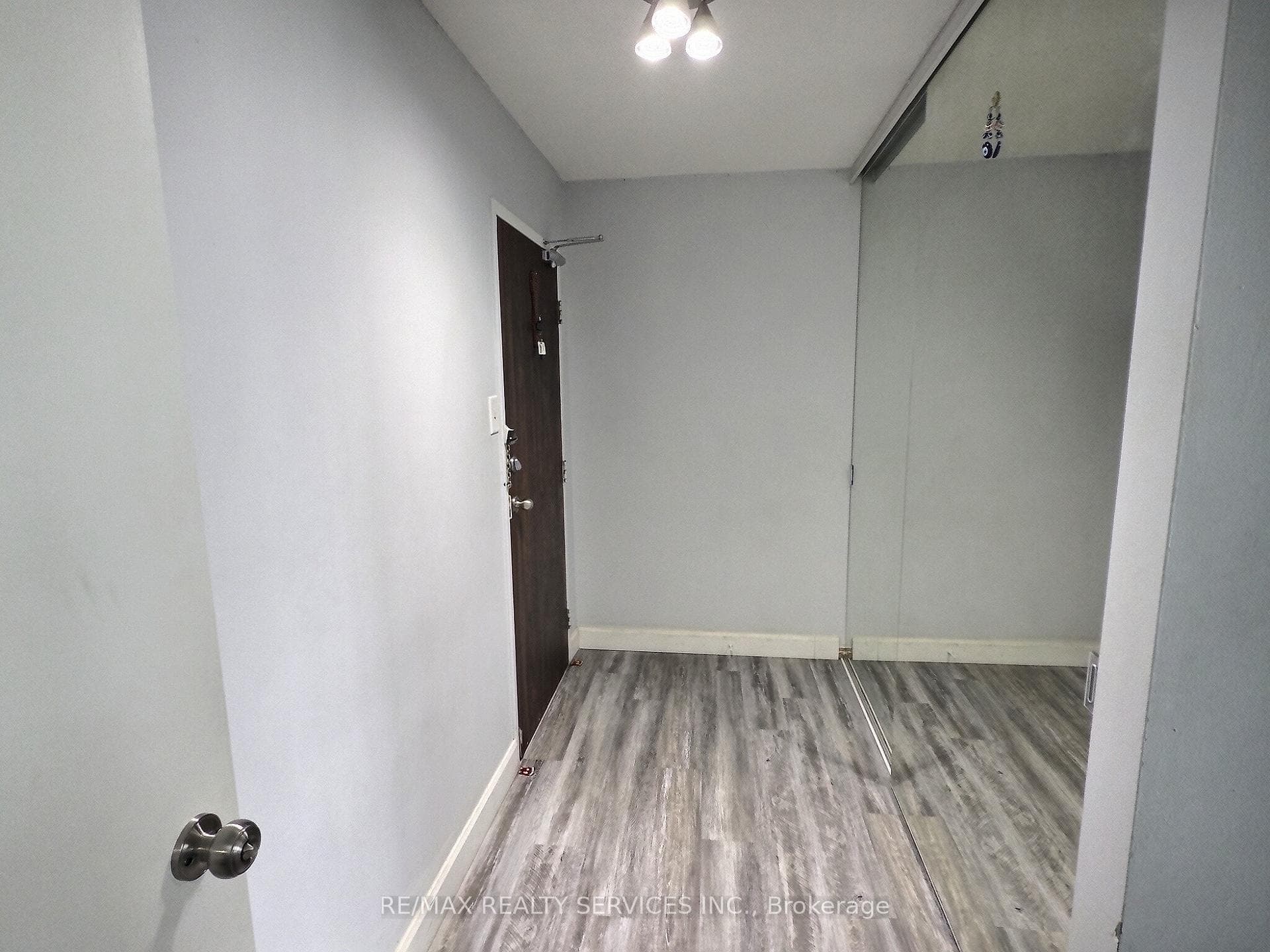 18 Knightsbridge Road Unit 1812 - Condo photo 5 of 17 in Brampton, Ontario