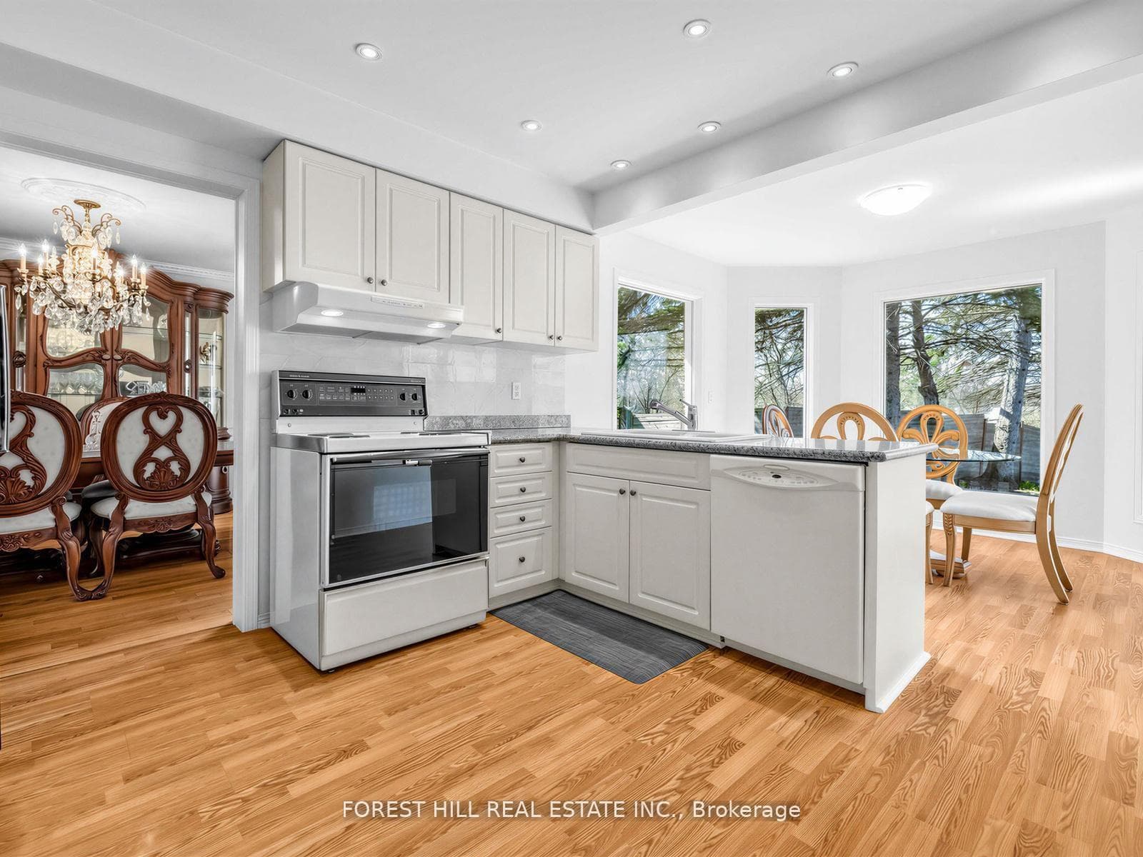 32 Saddletree Drive - Detached photo 8 of 41 in Hillcrest Village / Bayview Village, Ontario