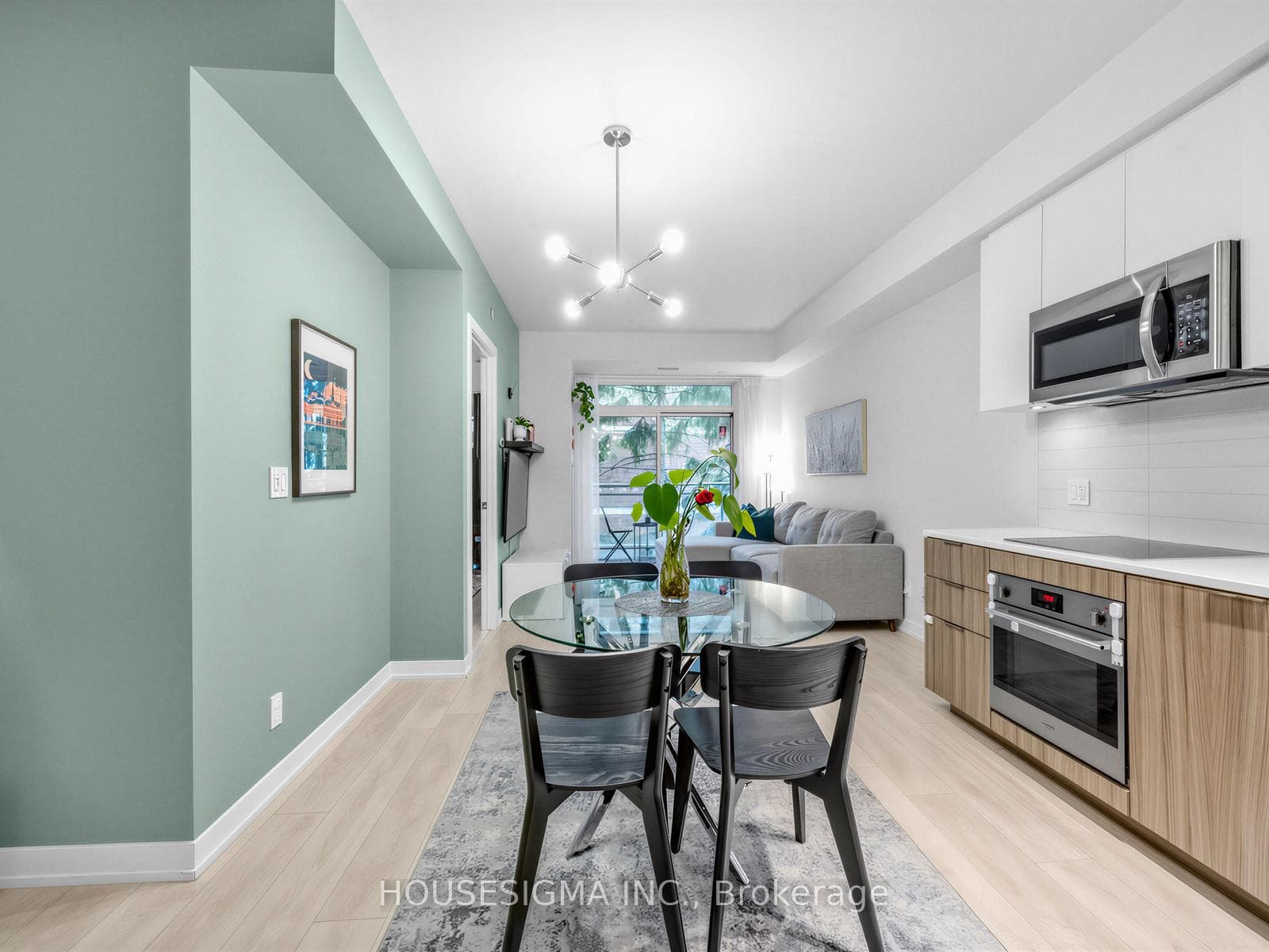 223 St.Clair Avenue Unit 306 - Condo photo 13 of 26 in Annex / Yorkville / Summerhill, Ontario