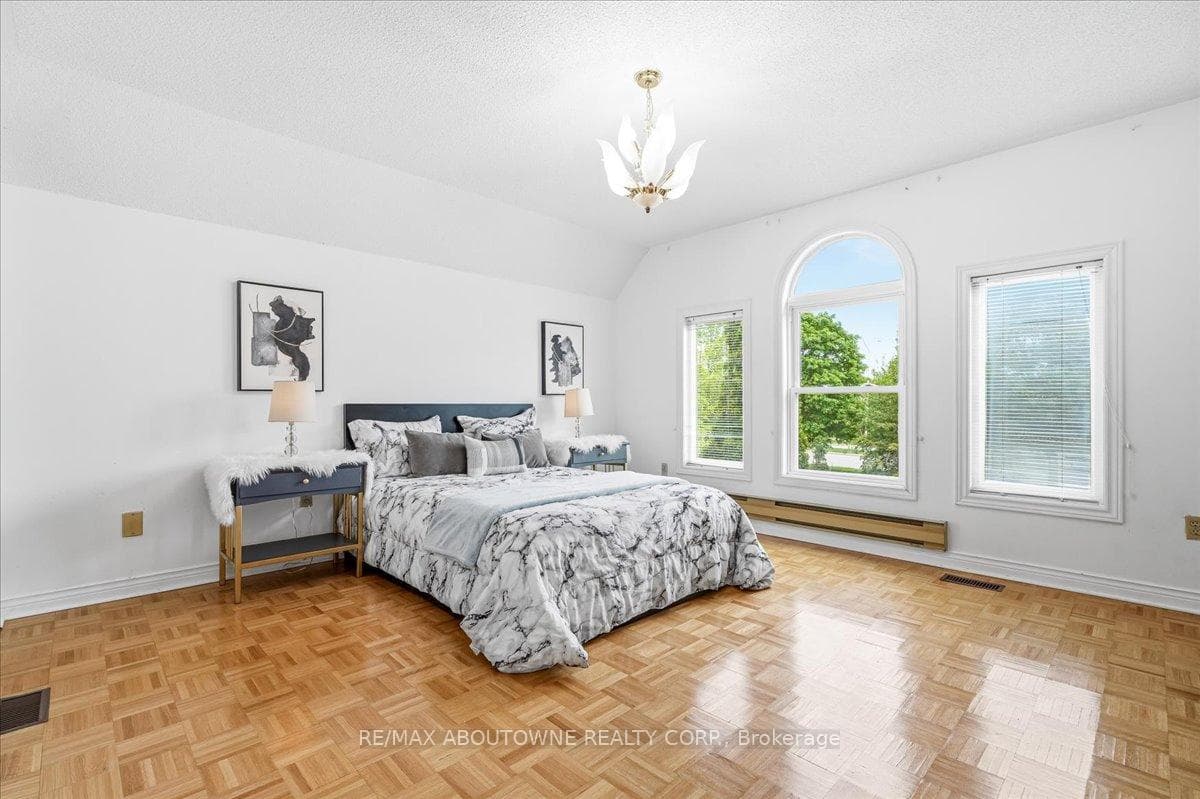 2055 Blacksmith Lane - Detached photo 36 of 49 in Oakville, Ontario