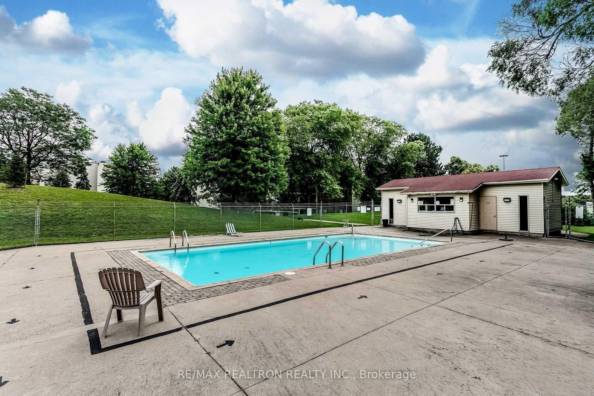 10 Fashion Roseway N/A Unit 306 - Condo photo 32 of 32 in Willowdale / Newtonbrook, Ontario