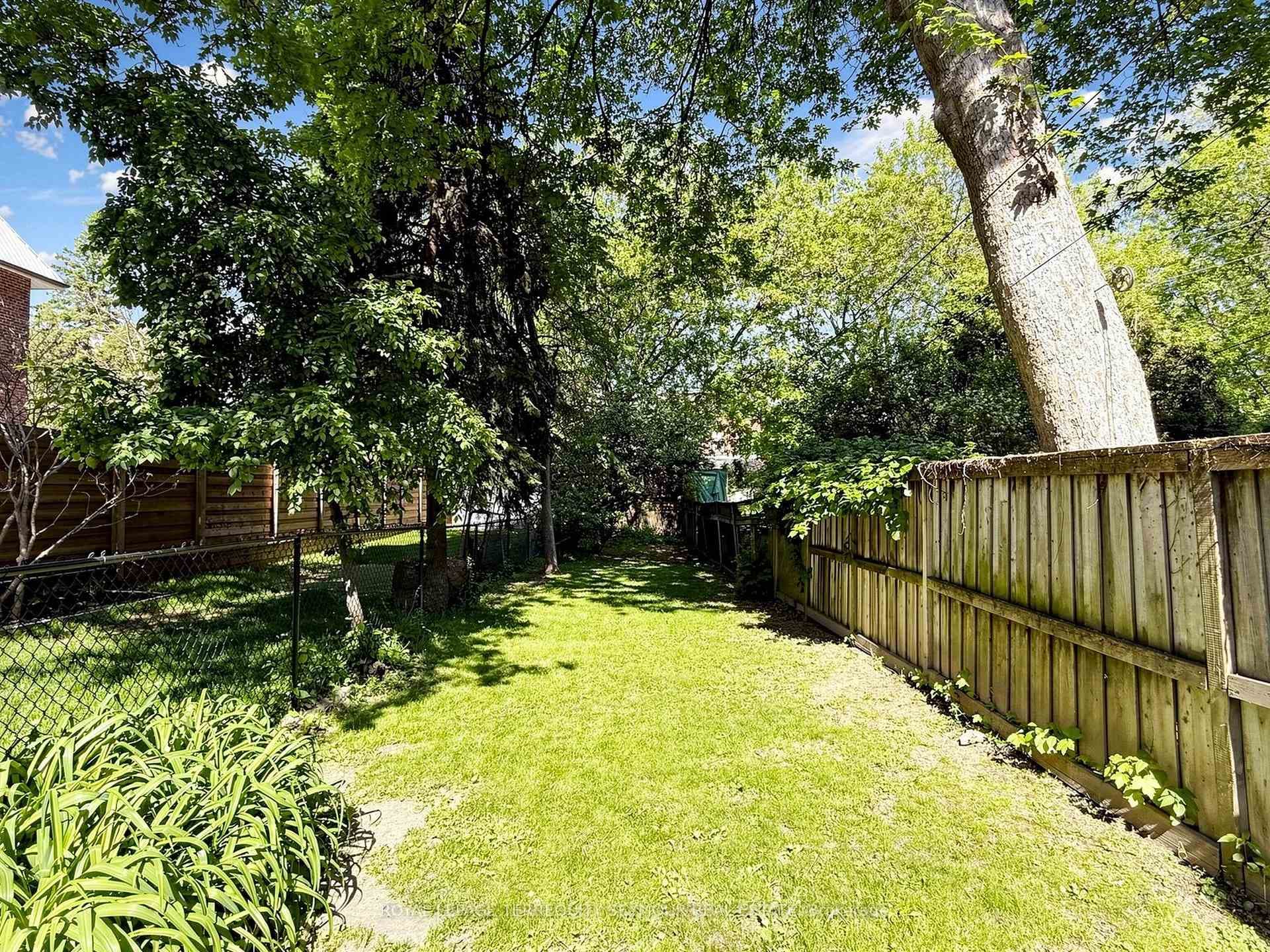 225 Howland Avenue - Townhouse photo 45 of 48 in Annex / Yorkville / Summerhill, Ontario