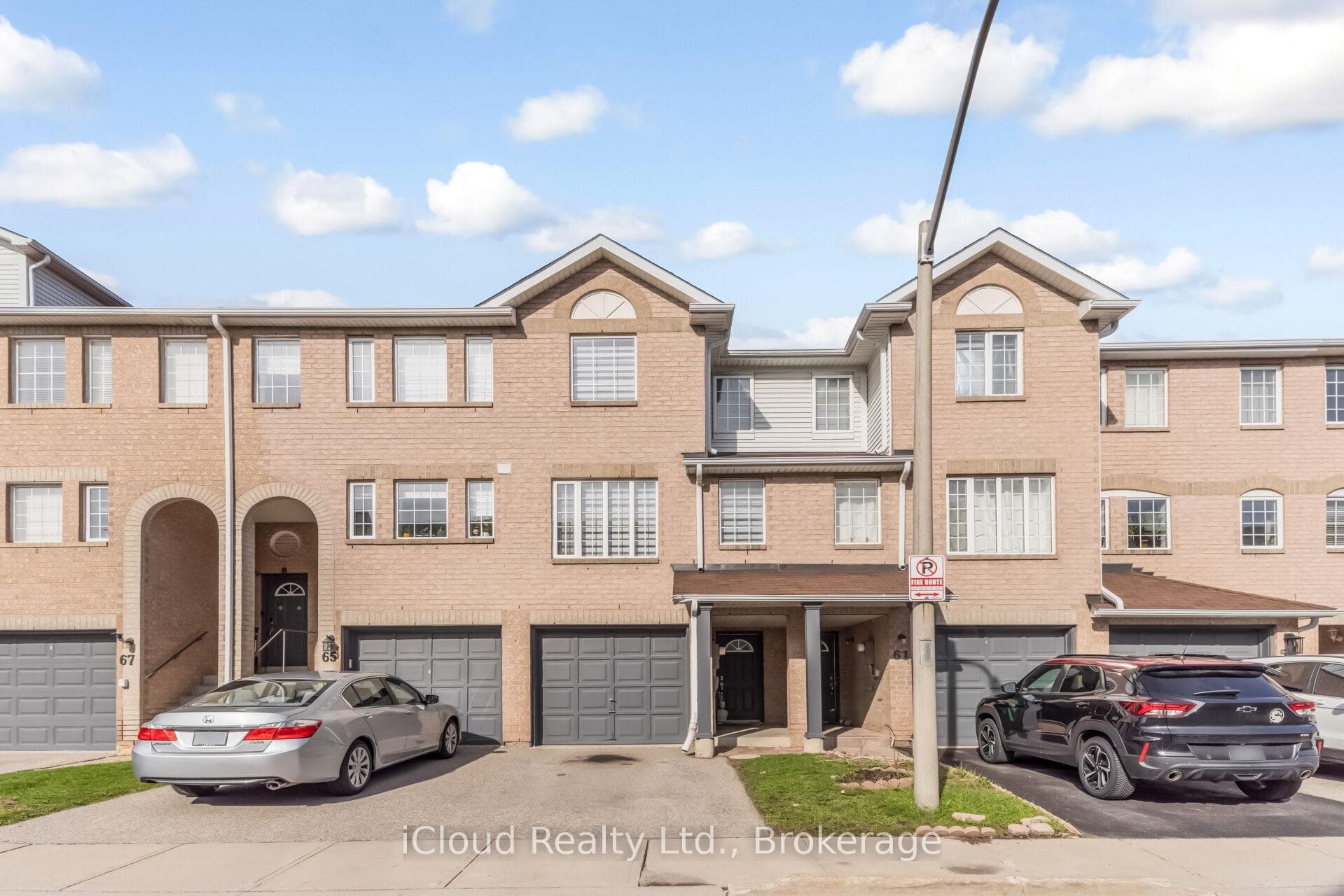 63 Spadina Road - Condo for sale in Heart Lake, Ontario