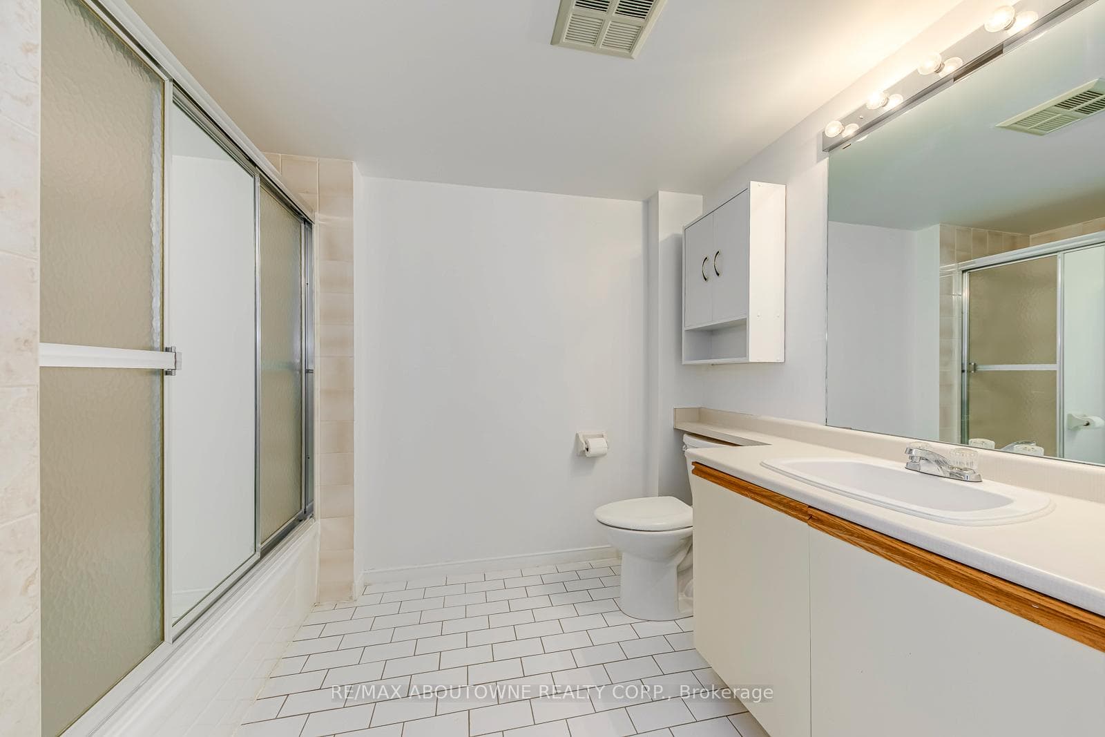 1270 Maple Crossing Boulevard Unit 1705 - Condo photo 27 of 44 in Burlington, Ontario