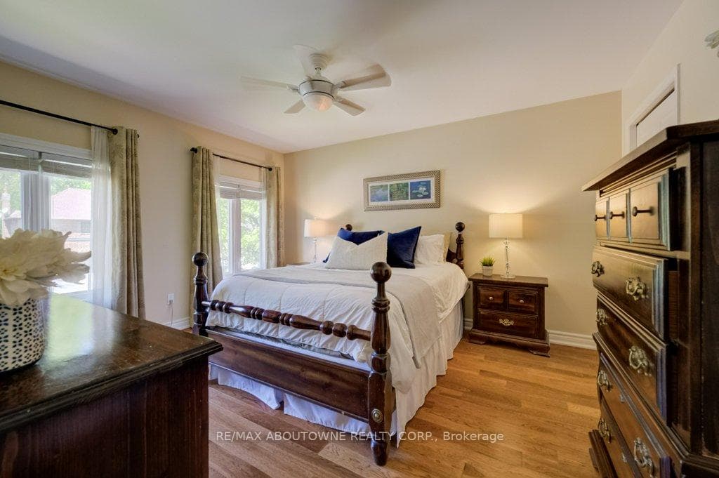 1300 Old Bridle Path - Detached photo 21 of 43 in Oakville, Ontario