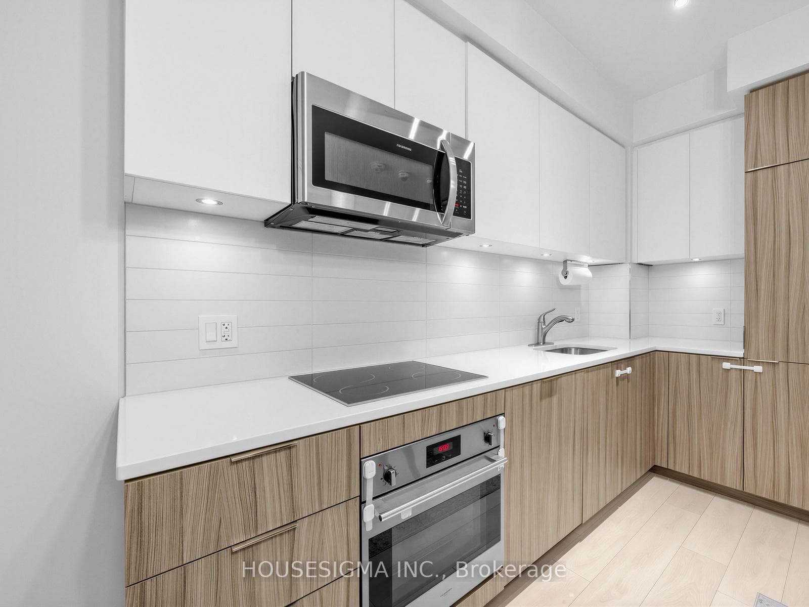 223 St.Clair Avenue Unit 306 - Condo photo 15 of 26 in Annex / Yorkville / Summerhill, Ontario