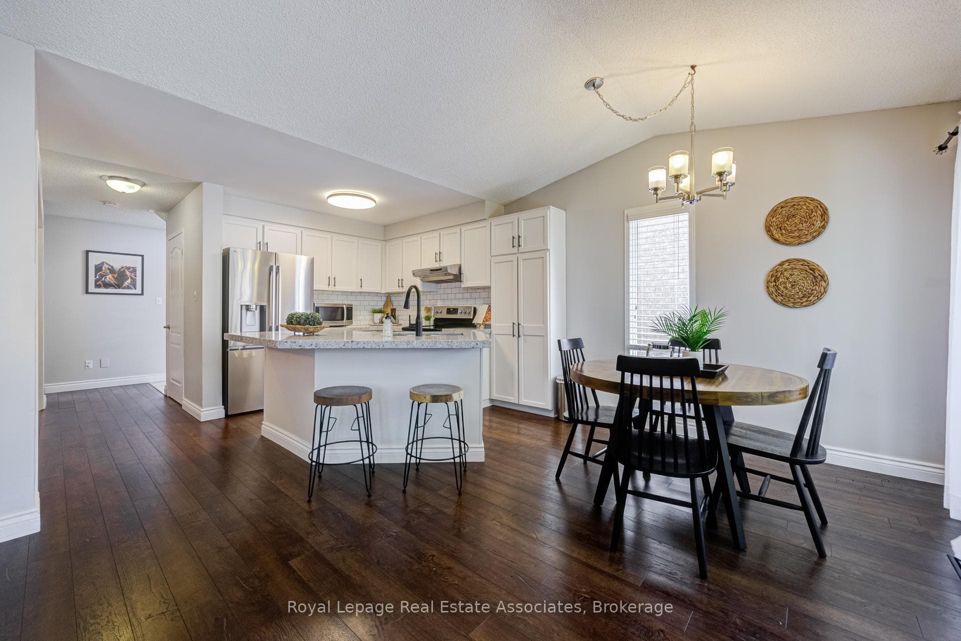 6665 Meteor Court - Detached photo 9 of 39 in Mississauga, Ontario