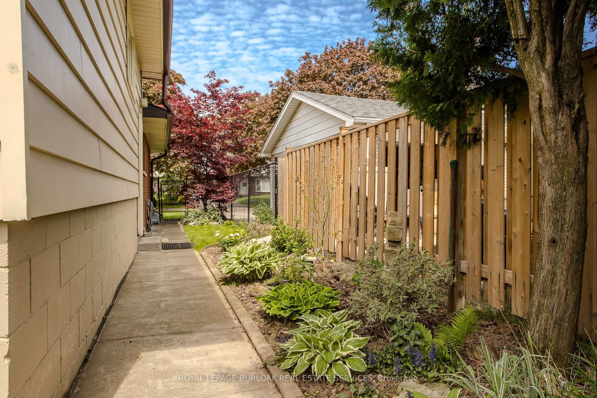 643 Artreva Crescent - Detached photo 21 of 26 in Burlington, Ontario