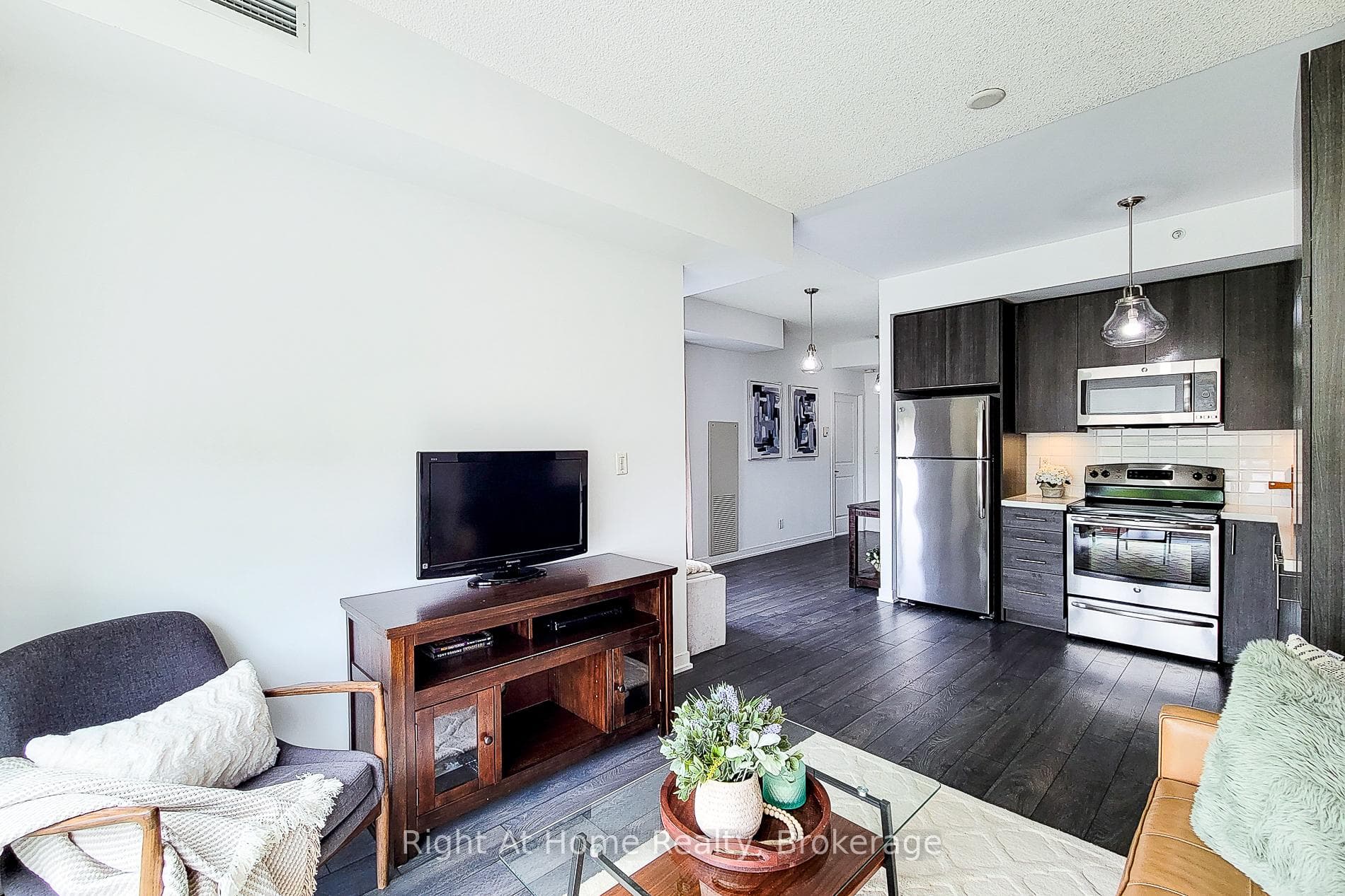 1284 Guelph Line Unit 318 - Condo photo 5 of 38 in Burlington, Ontario