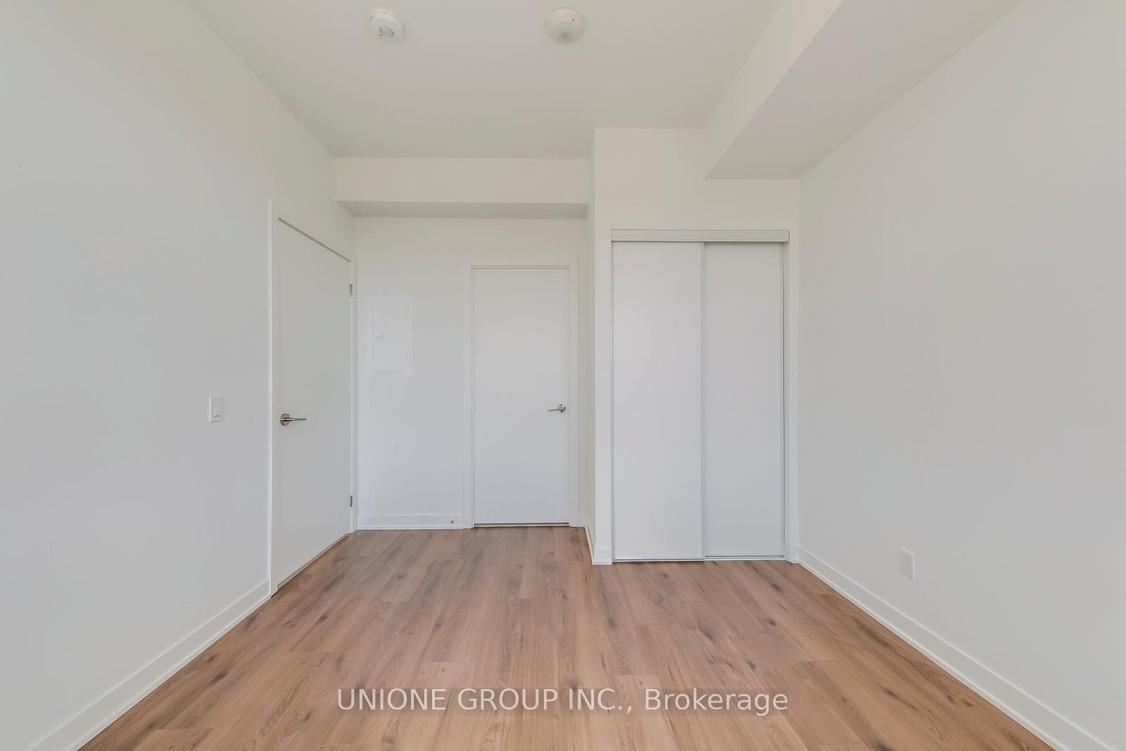 405 Dundas Street Unit 407 - Condo photo 16 of 26 in Oakville, Ontario