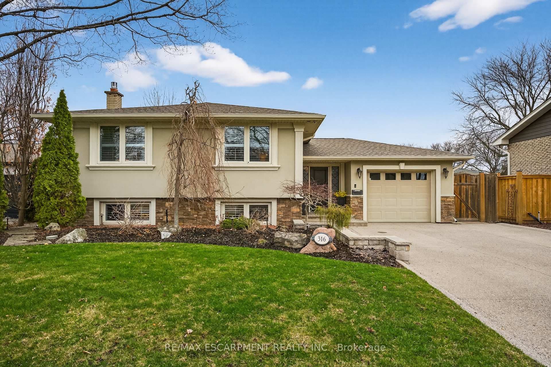 316 Silvana Crescent - Detached for sale in Brant Hills, Ontario