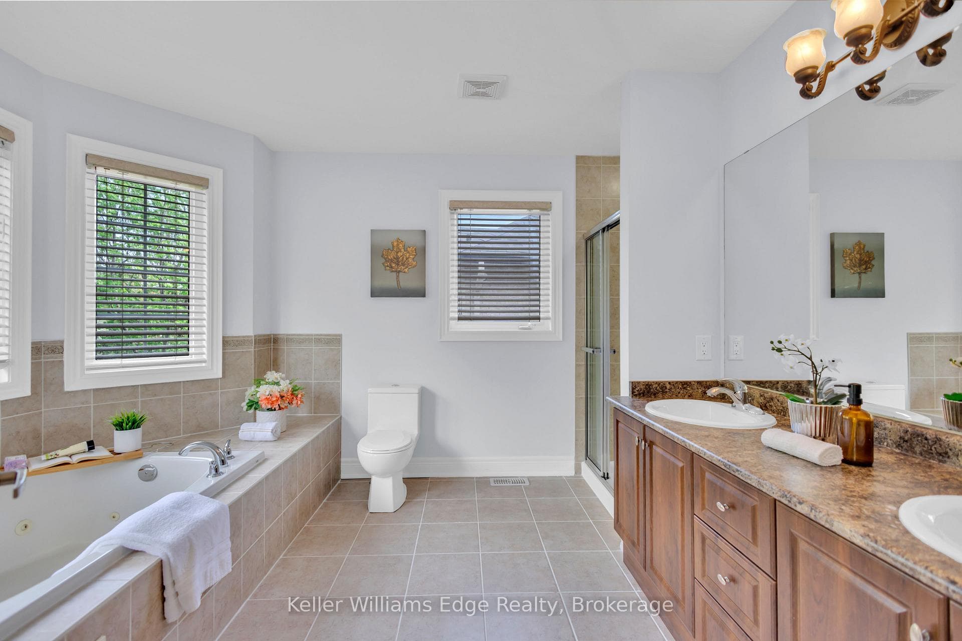 2241 Adirondak Trail - Detached photo 20 of 50 in Oakville, Ontario