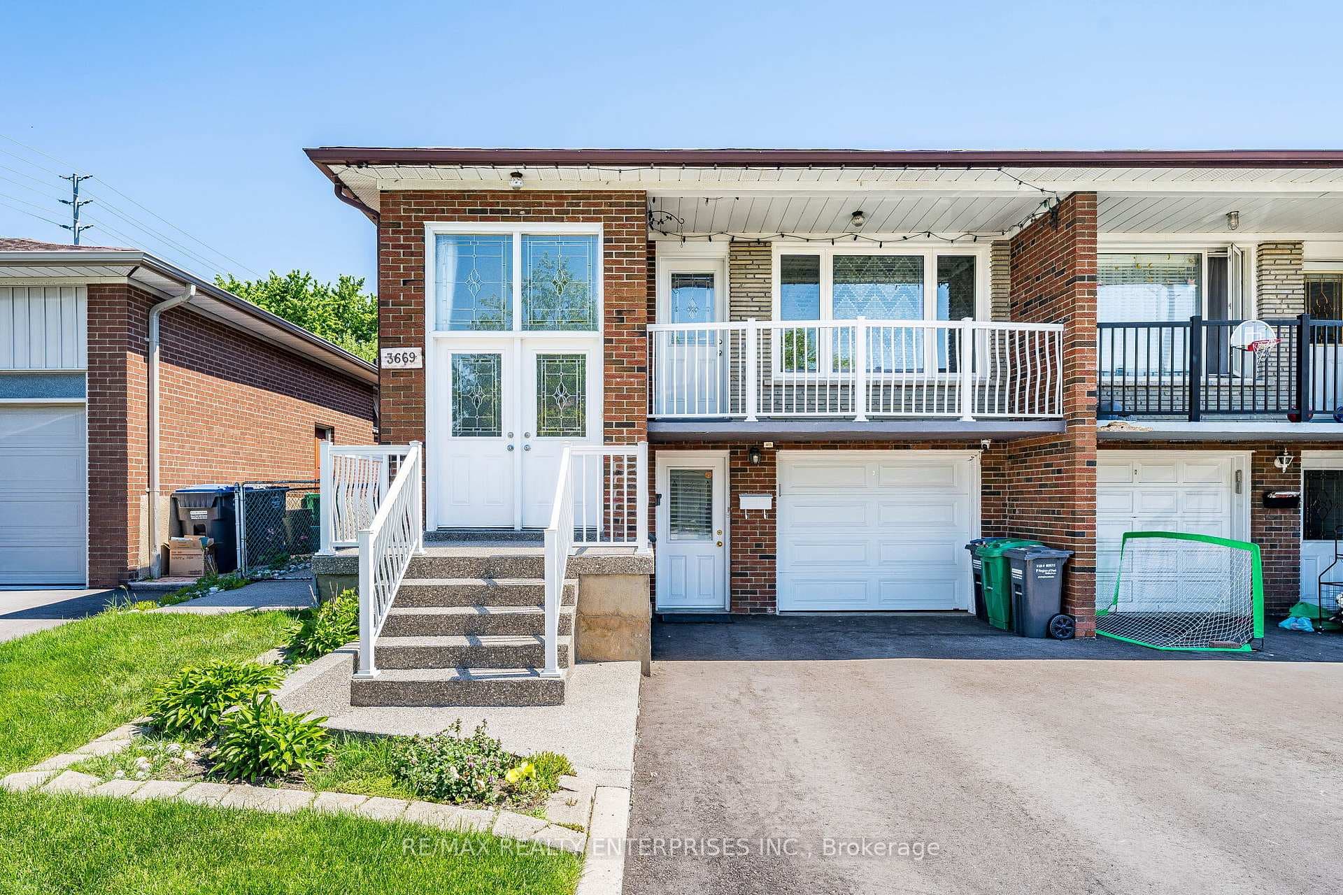 3669 Molly Avenue - Semi-Detached photo 1 of 42 in Mississauga, Ontario