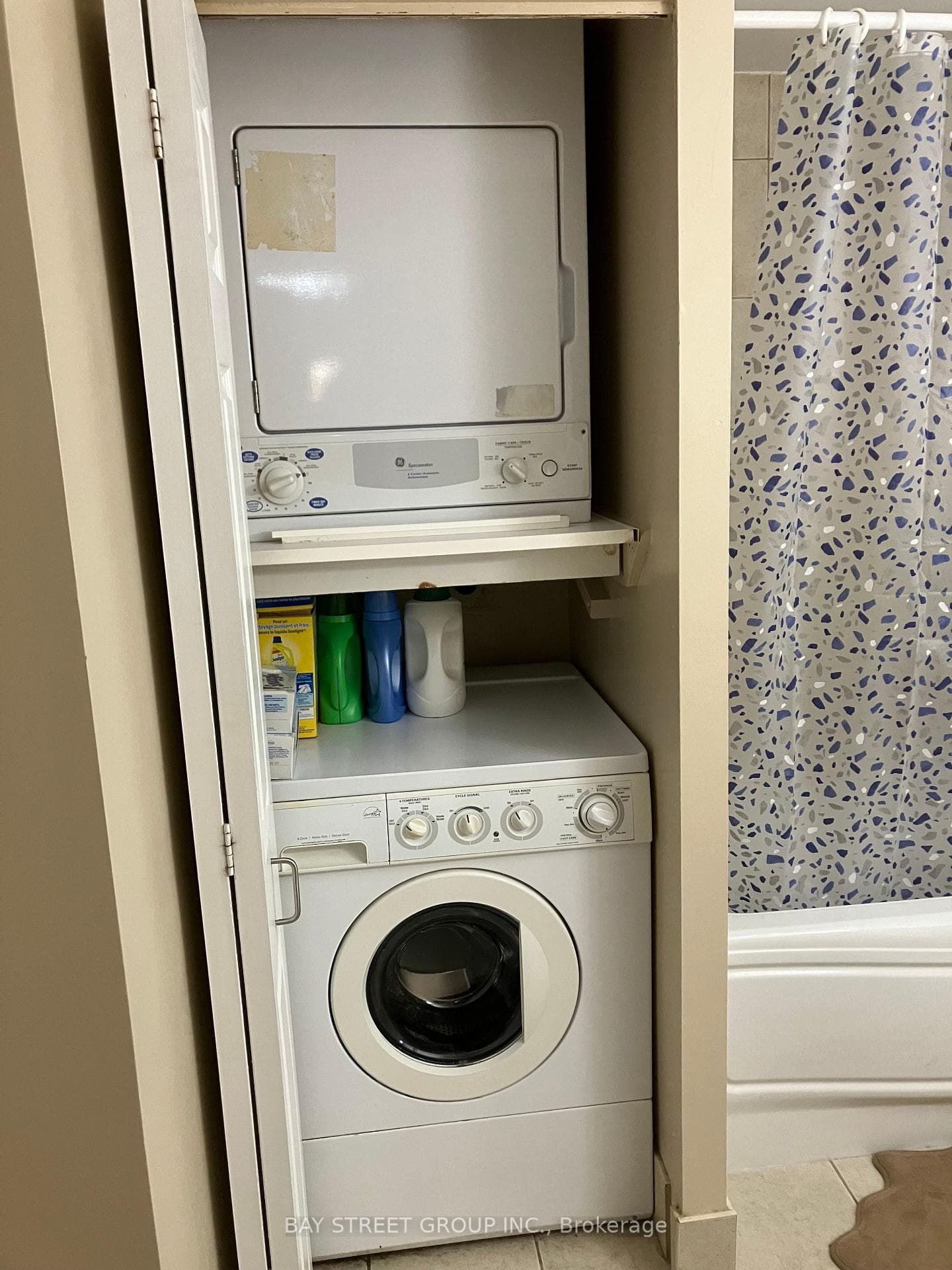 284 Bloor Street Unit 902 - Condo photo 14 of 27 in Annex / Yorkville / Summerhill, Ontario