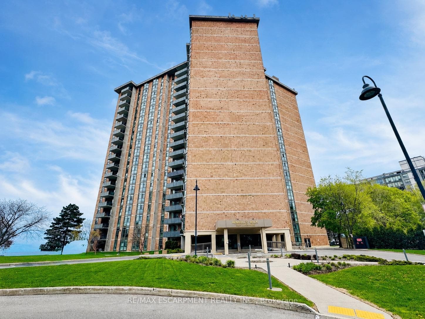 5250 Lakeshore Road Unit 602 - Condo photo 1 of 50 in Burlington, Ontario