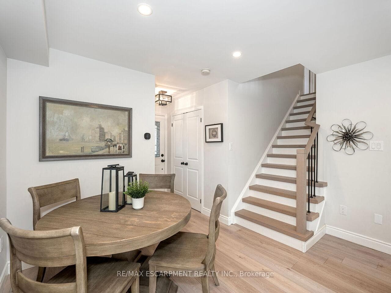 2448 Wooden Hill Circle - Townhouse photo 22 of 50 in Oakville, Ontario