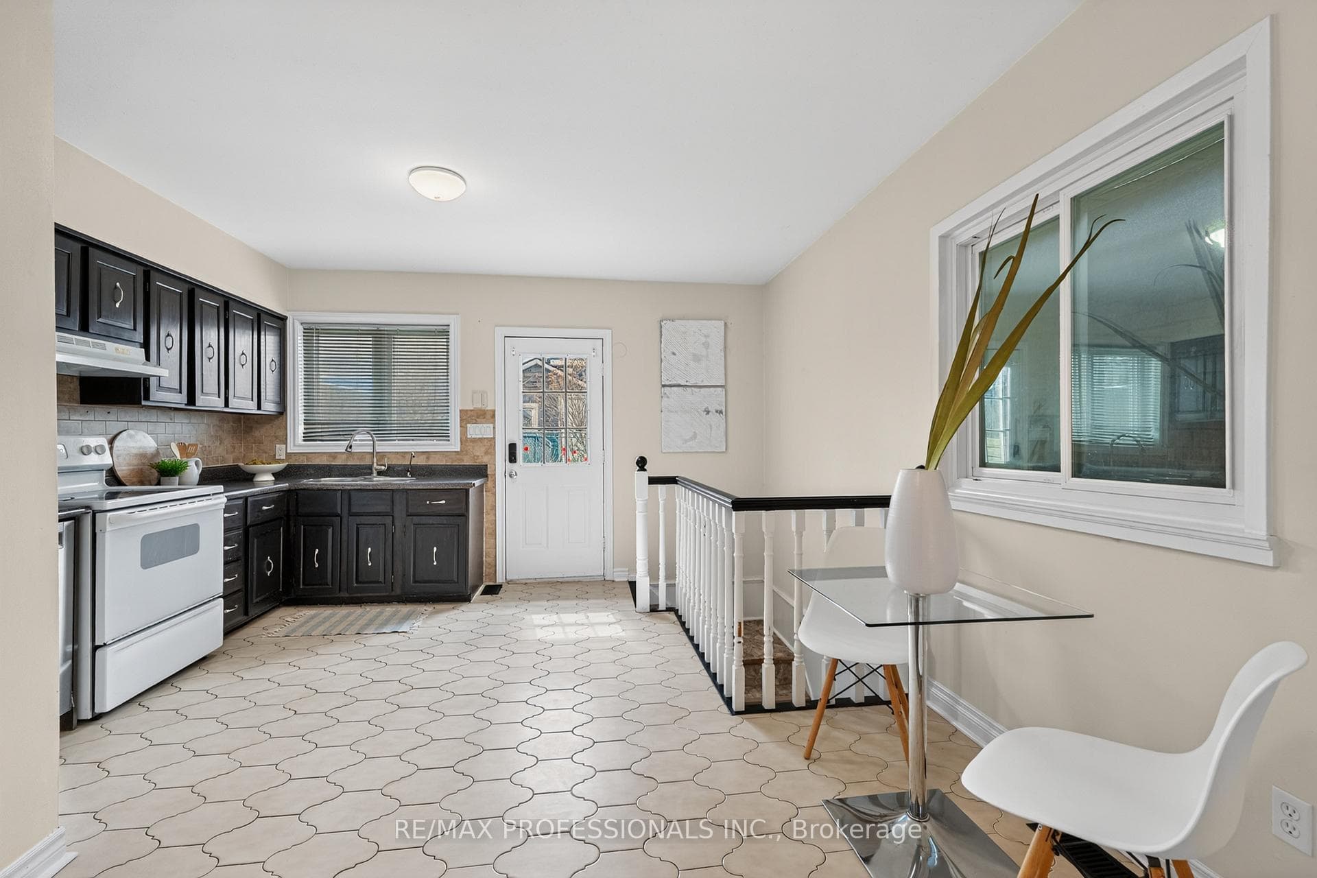 278 Caledonia Road - Detached photo 7 of 25 in Keelesdale / Eglinton West, Ontario