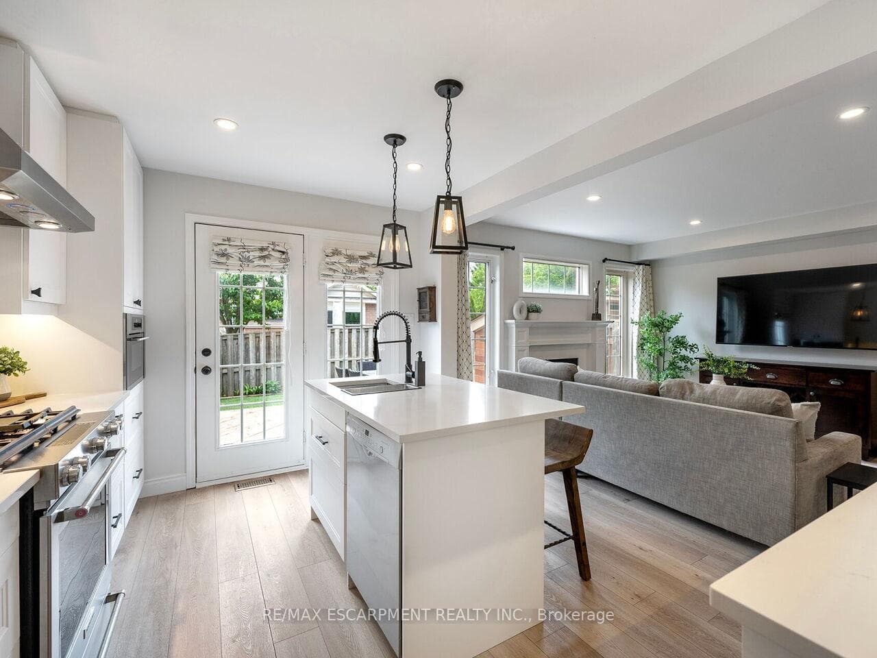 2448 Wooden Hill Circle - Townhouse photo 20 of 50 in Oakville, Ontario