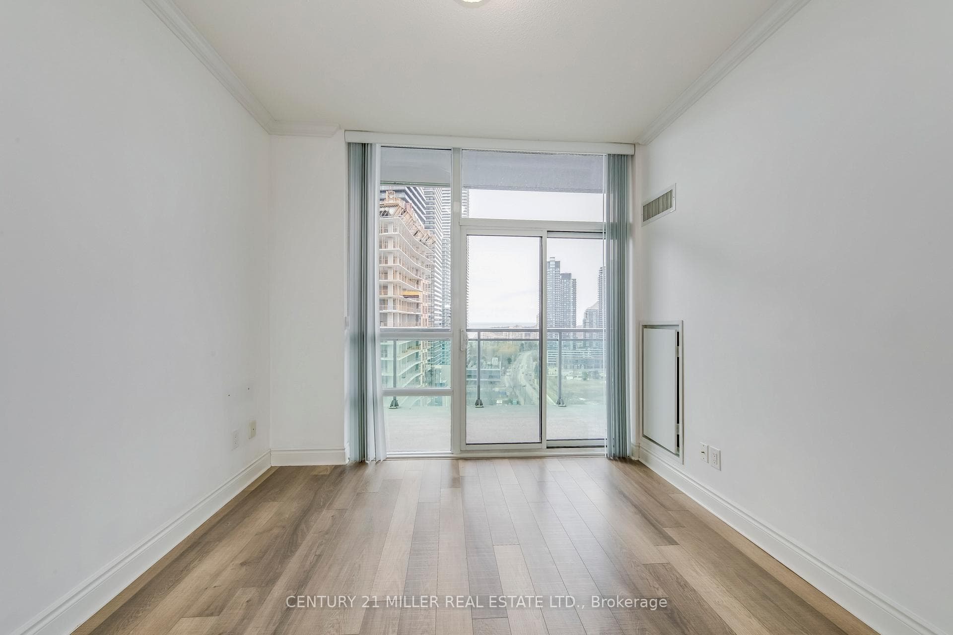 16 Brookers Lane Unit 2002 - Condo photo 16 of 42 in Liberty Village / Parkdale / South Parkdale, Ontario