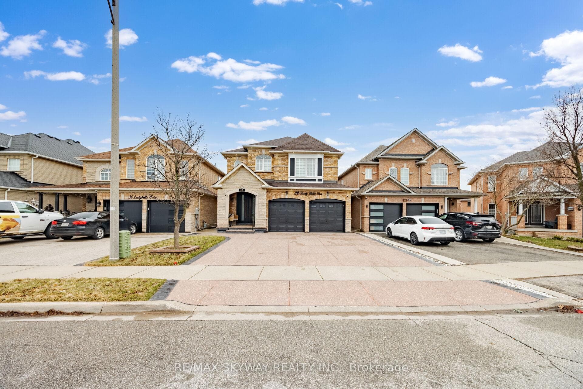 32 Lady Belle Crescent - Detached photo 2 of 49 in Brampton, Ontario