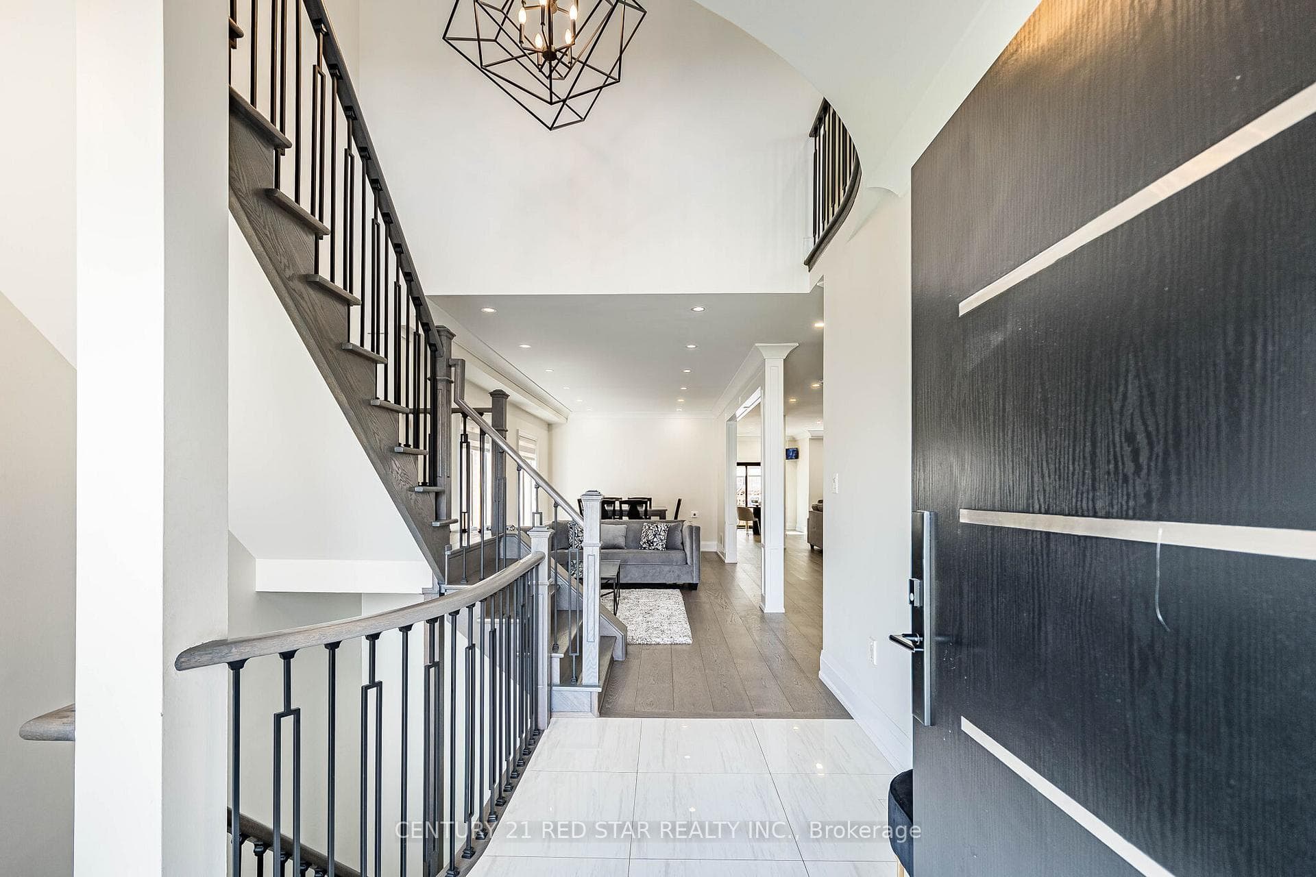 396 Derrydale Drive - Detached photo 4 of 48 in Mississauga, Ontario