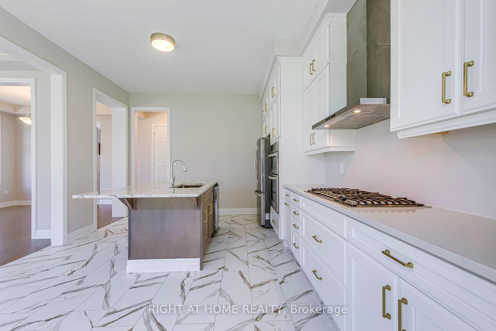 1387 Aymond Crescent - Detached photo 9 of 27 in Oakville, Ontario