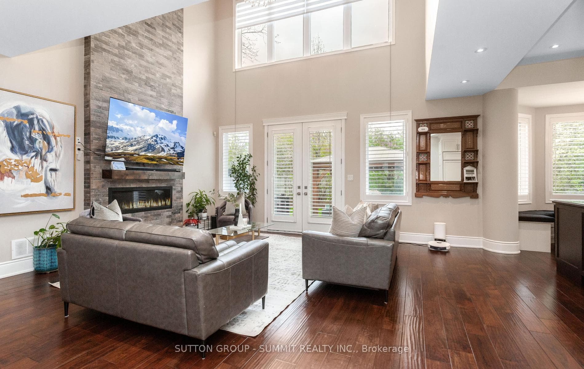 121 Ringwood Road - Detached photo 9 of 49 in Oakville, Ontario