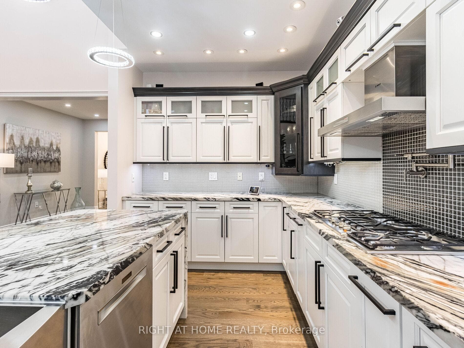 3176 Stocksbridge Avenue - Detached photo 12 of 50 in Oakville, Ontario