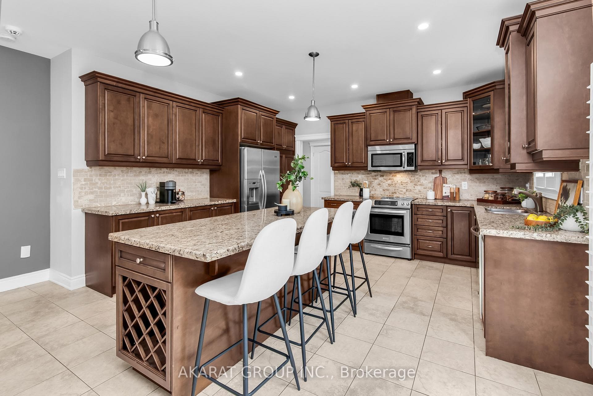 2376 Brockberry Crescent - Detached photo 13 of 50 in Oakville, Ontario