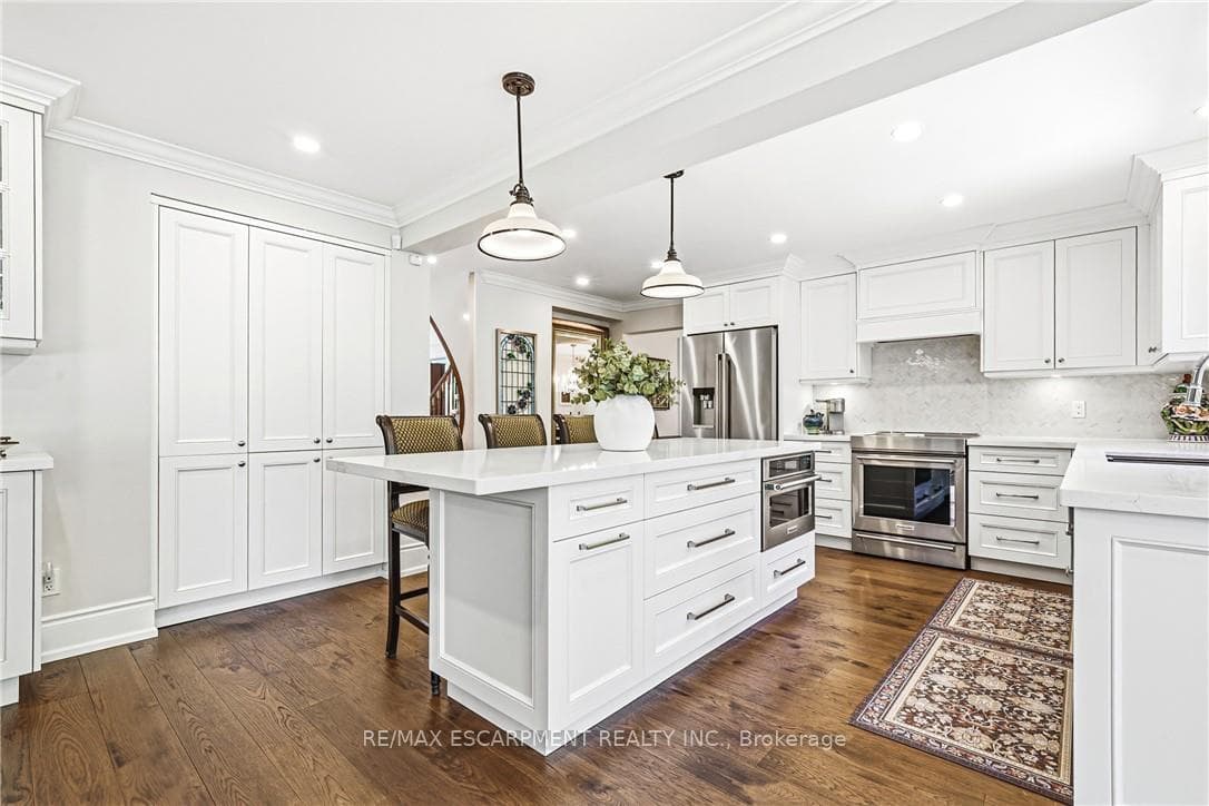33 Golfview Crescent - Detached photo 8 of 50 in Hamilton, Ontario
