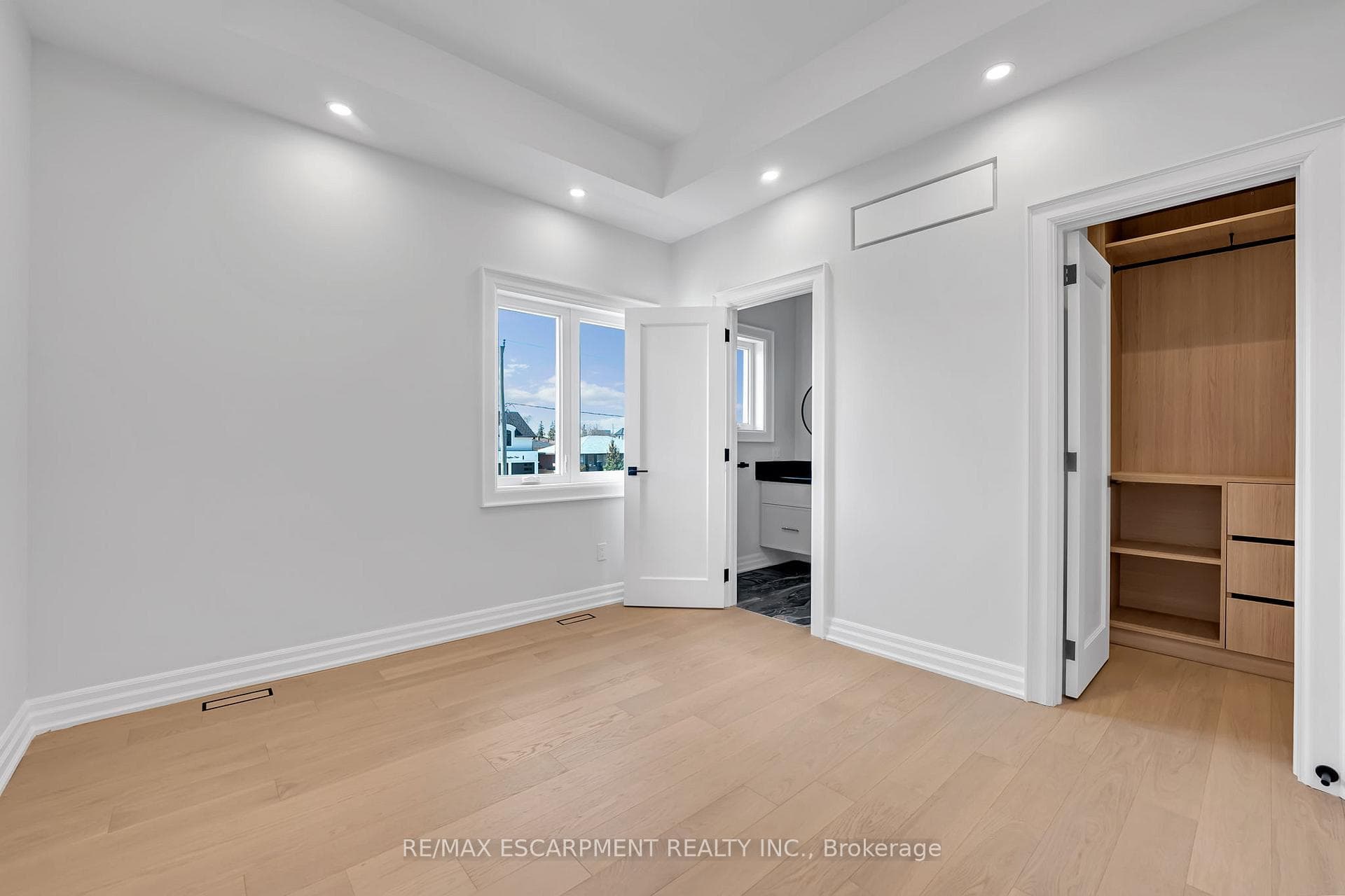 383 Wadsworth Street - Detached photo 25 of 46 in Oakville, Ontario