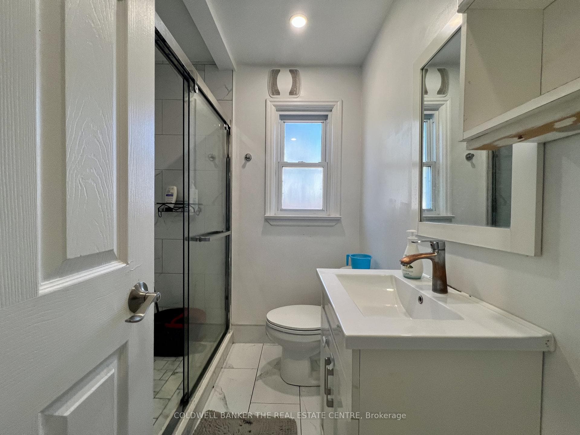 31 Sharpe Street Unit Upper - Detached photo 10 of 17 in Birch Cliff / Cliffside, Ontario