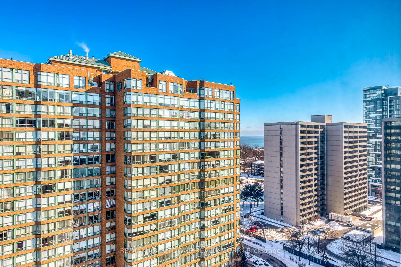 1270 Maple Crossing Boulevard Unit 1705 - Condo photo 21 of 44 in Burlington, Ontario