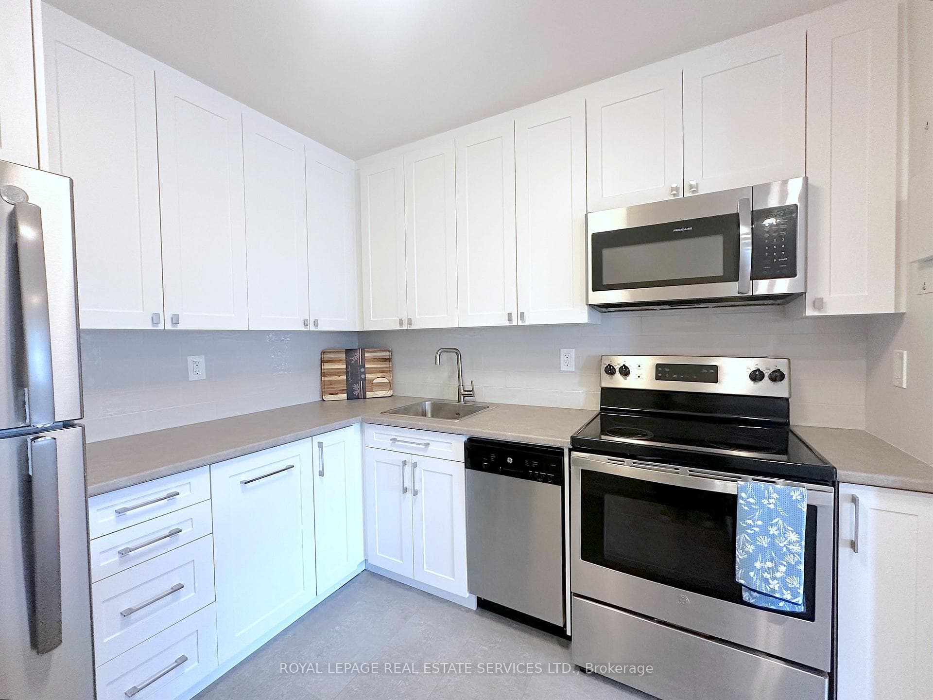 30 Denton Avenue Unit 1023 - Condo photo 5 of 14 in Birch Cliff / Cliffside, Ontario