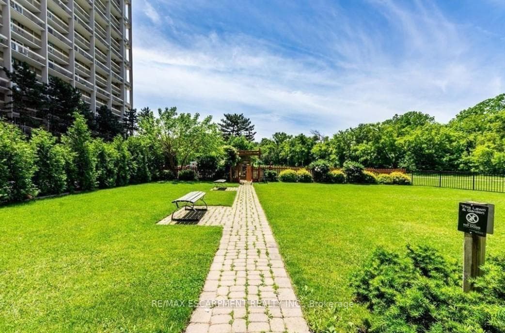 350 Quigley Road Unit 147 - Condo photo 9 of 13 in Hamilton, Ontario