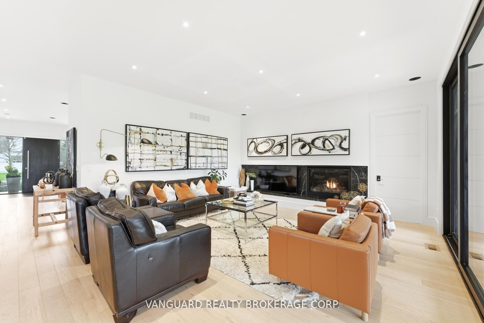 1099 Truman Avenue - Detached photo 11 of 48 in Oakville, Ontario